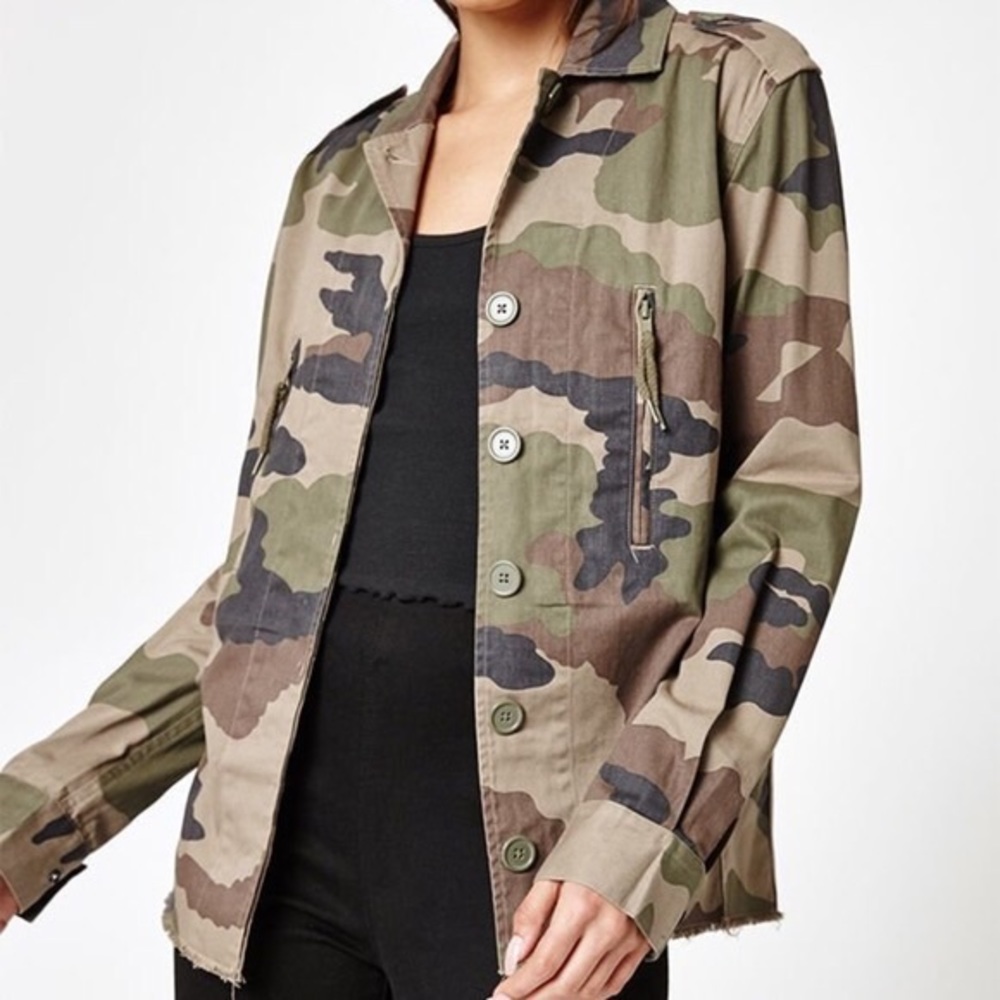 Kendall & kylie camouflage button up jacket
